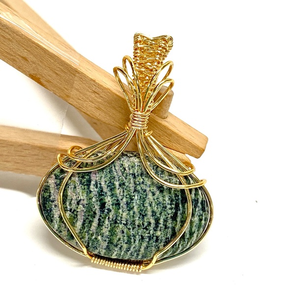 HANDMADE Swiss Opal Hand Wrapped Gold Plated Statement Pendant, Artisan Jewelry - Picture 7 of 10
